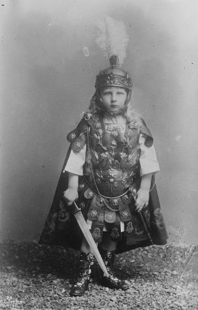 Prince_Nicolae_of_Romania-in-the-uniform-of-an-ancient-roman-general-Romanian-Royal-house-casa-regala-a-romaniei